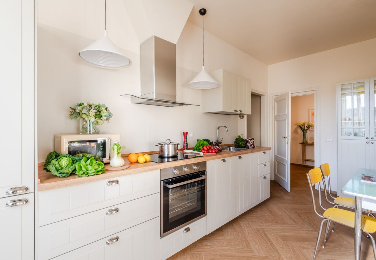 Apartamento en Lucca - Spacious Apartment Overlooking the Canal in Lucca – 3 Bedrooms, 2 Bathrooms Apartamento en Lucca - Spacious Apartment Overlooking the Canal in Lucca – 3 Bedrooms, 2 Bathrooms