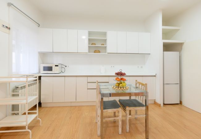 Apartamento en Madrid - Charmartin 4 Torres: 2 dormitorios ideal para familias y viajeros de negocios .Temporal Apartamento en Madrid - Charmartin 4 Torres: 2 dormitorios ideal para familias y viajeros de negocios .Temporal