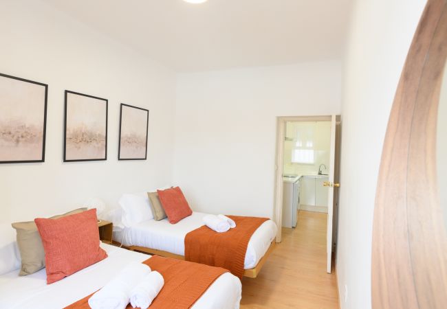 Apartamento en Madrid - Charmartin 4 Torres: 2 dormitorios ideal para familias y viajeros de negocios .Temporal Apartamento en Madrid - Charmartin 4 Torres: 2 dormitorios ideal para familias y viajeros de negocios .Temporal