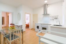 Apartamento en Madrid - Charmartin 4 Torres: 2 dormitorios ideal para familias y viajeros de negocios 