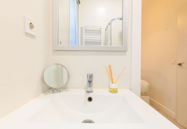 Apartamento en Madrid - Acogedor piso de 1 dormitorio a poco metros del centro de la Ciudad .Temporal Apartamento en Madrid - Acogedor piso de 1 dormitorio a poco metros del centro de la Ciudad .Temporal