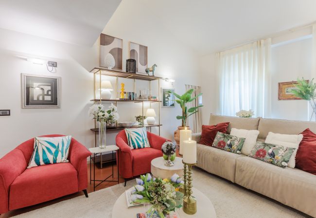 Apartamento en Lucca - Smart Penthouse with Views over Amphiteatre Square Apartamento en Lucca - Smart Penthouse with Views over Amphiteatre Square