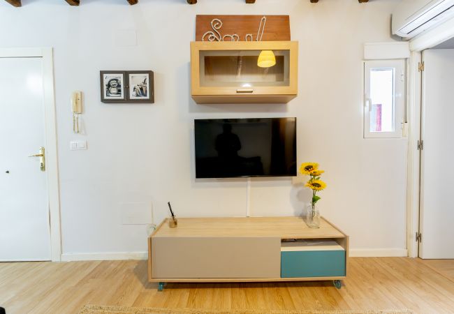 Apartamento en Madrid - Piso de 2 dormitorios a pasos del Museo Reina Sofía: confort y ubicación perfecta en Madrid .Temporal Apartamento en Madrid - Piso de 2 dormitorios a pasos del Museo Reina Sofía: confort y ubicación perfecta en Madrid .Temporal