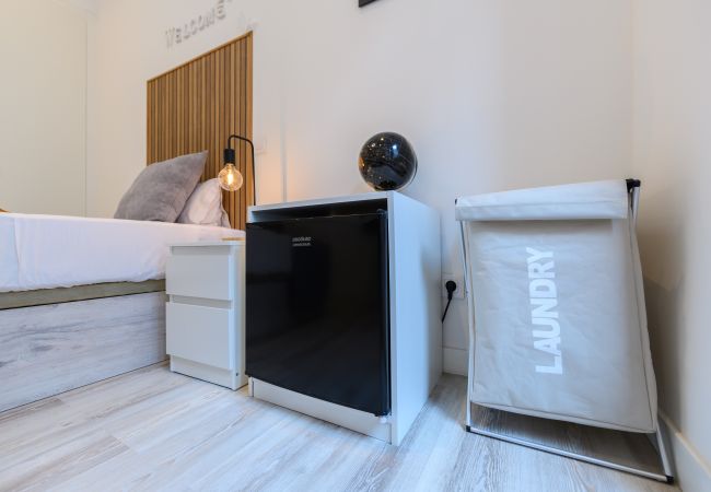 Alquiler por habitaciones en Madrid - Barcelona:  habitación con comodidad y zonas compartidas Gran Vía-Madrid. Temporal Alquiler por habitaciones en Madrid - Barcelona:  habitación con comodidad y zonas compartidas Gran Vía-Madrid. Temporal