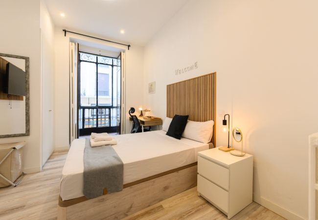 Alquiler por habitaciones en Madrid - Zurich: habitación con comodidad y zonas compartidas Gran Vía-Madrid.Temporal Alquiler por habitaciones en Madrid - Zurich: habitación con comodidad y zonas compartidas Gran Vía-Madrid.Temporal