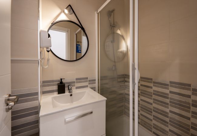 Alquiler por habitaciones en Madrid - Berlín: habitación con comodidad y zonas compartidas Gran Vía-Madrid.Temporal Alquiler por habitaciones en Madrid - Berlín: habitación con comodidad y zonas compartidas Gran Vía-Madrid.Temporal