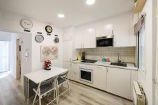 Alquiler por habitaciones en Madrid - La Paz: Habitación con confort y esencia boliviana en Madrid. Temporal