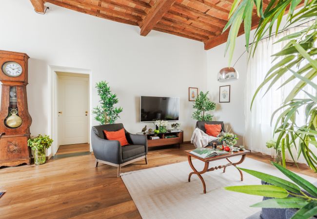 Apartamento en Lucca - Historic and Contemporary 3 Bedrooms inside Lucca Apartamento en Lucca - Historic and Contemporary 3 Bedrooms inside Lucca