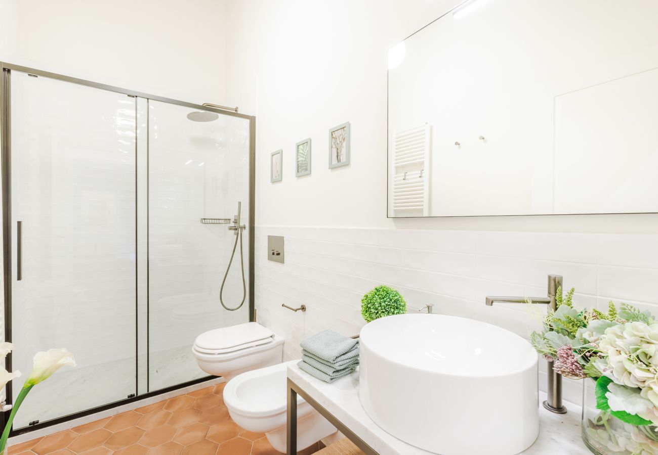 Apartamento en Lucca - Historic and Contemporary 3 Bedrooms inside Lucca Apartamento en Lucca - Historic and Contemporary 3 Bedrooms inside Lucca