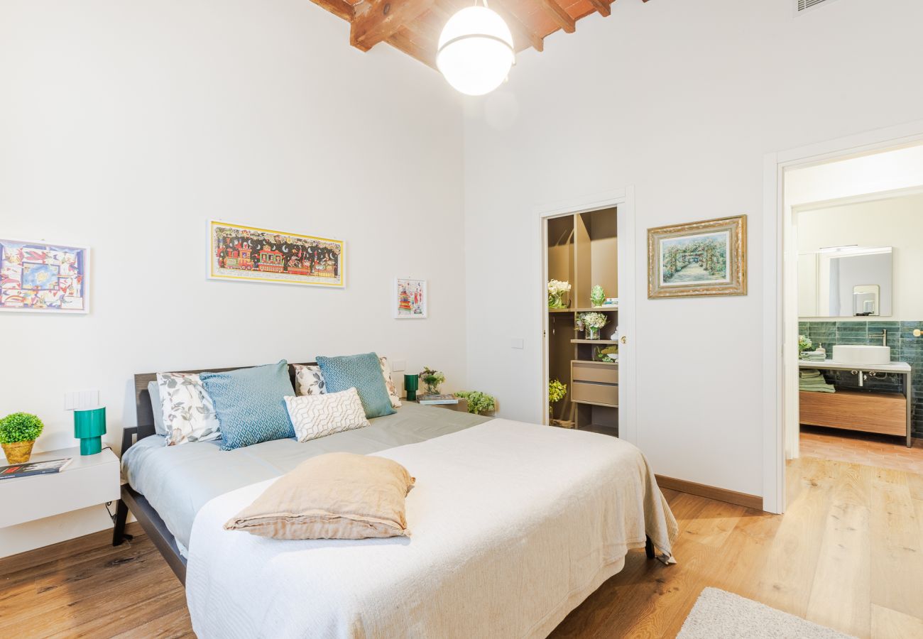 Apartamento en Lucca - Historic and Contemporary 3 Bedrooms inside Lucca Apartamento en Lucca - Historic and Contemporary 3 Bedrooms inside Lucca