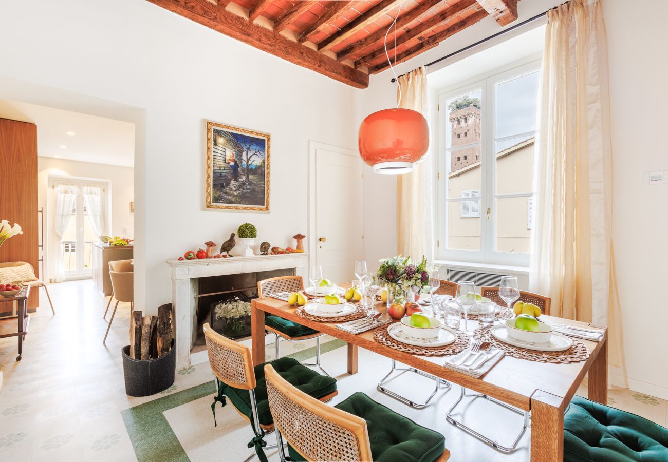 Apartamento en Lucca - Historic and Contemporary 3 Bedrooms inside Lucca Apartamento en Lucca - Historic and Contemporary 3 Bedrooms inside Lucca