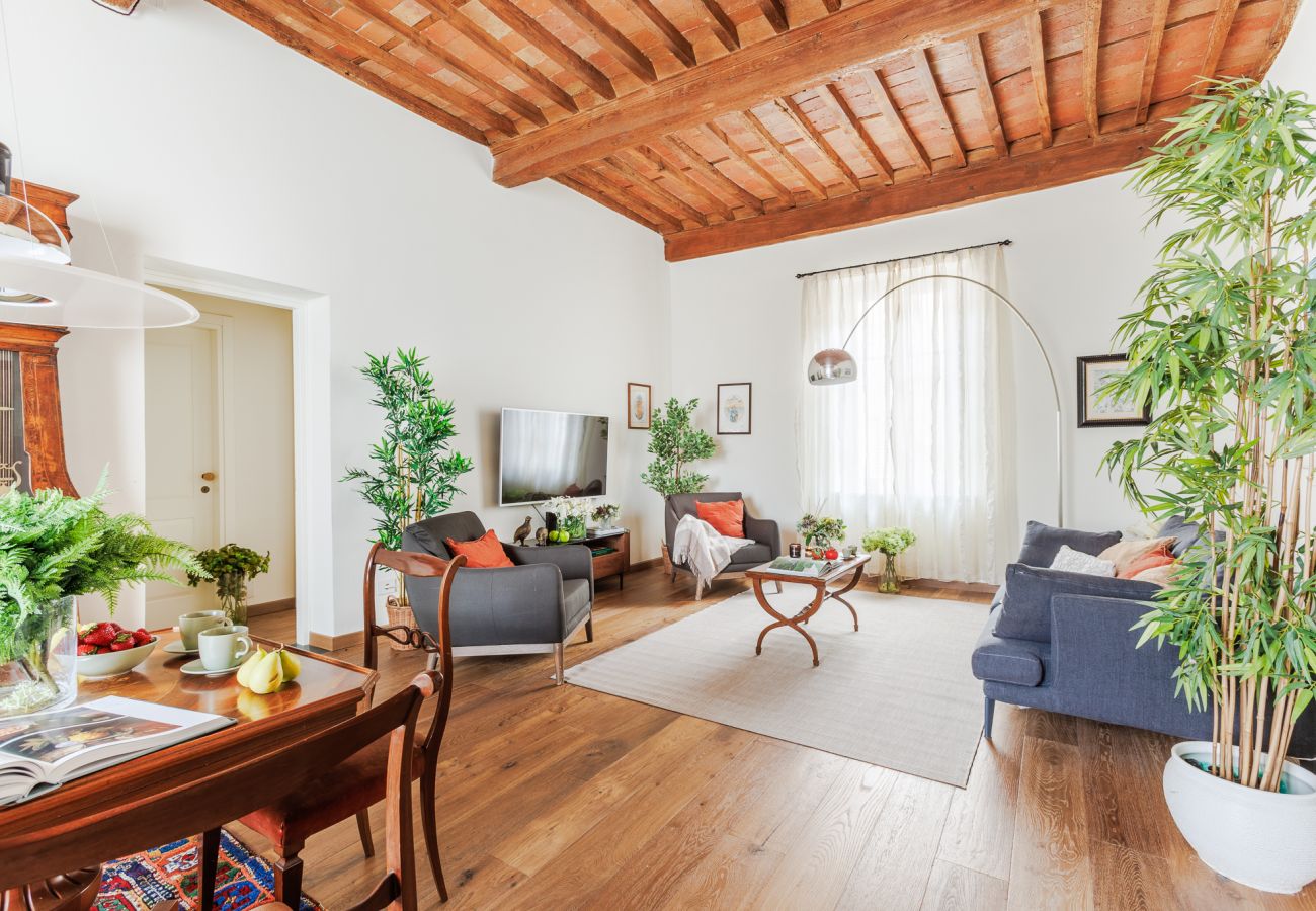 Apartamento en Lucca - Historic and Contemporary 3 Bedrooms inside Lucca Apartamento en Lucca - Historic and Contemporary 3 Bedrooms inside Lucca