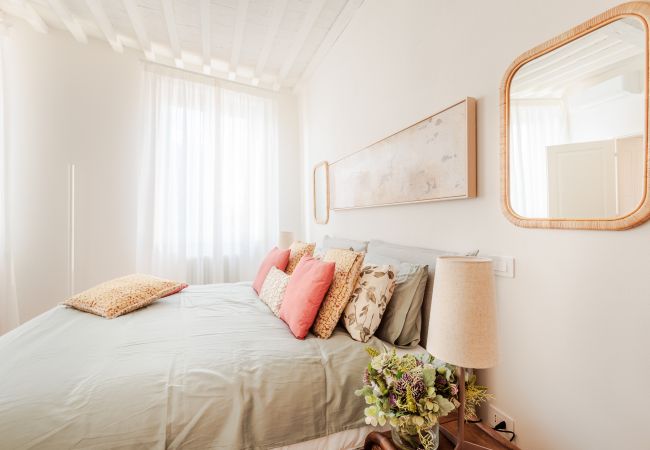 Apartamento en Lucca - Luxury 2 Bedrooms 2 Bathrooms Penthouse, Elevator Apartamento en Lucca - Luxury 2 Bedrooms 2 Bathrooms Penthouse, Elevator