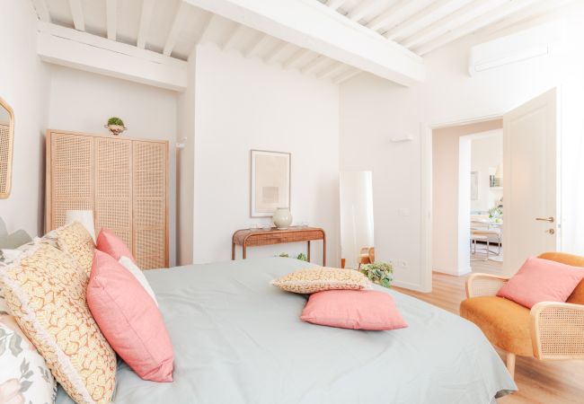 Apartamento en Lucca - Luxury 2 Bedrooms 2 Bathrooms Penthouse, Elevator Apartamento en Lucca - Luxury 2 Bedrooms 2 Bathrooms Penthouse, Elevator