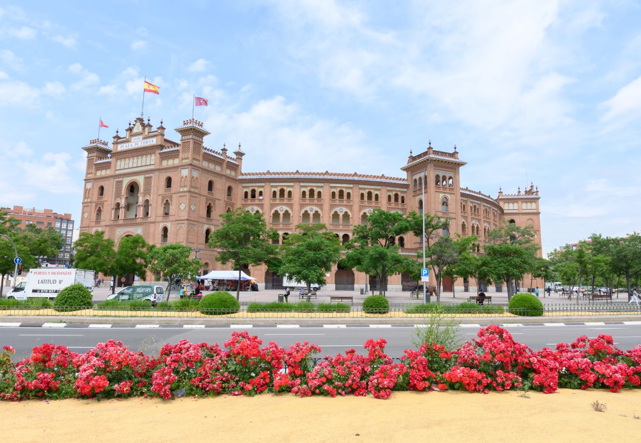 Apartamento en Madrid - Piso moderno de 1 dormitorio con ventanales y sofá cama para invitados en Madrid.Temporal  Apartamento en Madrid - Piso moderno de 1 dormitorio con ventanales y sofá cama para invitados en Madrid.Temporal