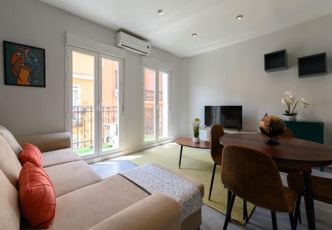 Apartamento en Madrid - Piso de 2 dormitorios con balcón en Madrid Apartamento en Madrid - Piso de 2 dormitorios con balcón en Madrid