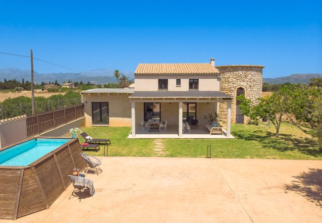 Finca de campo en Muro, Mallorca con jardín y piscina privados