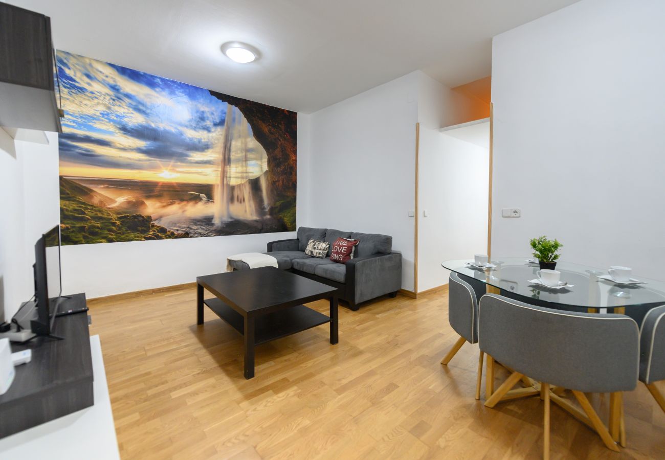 Apartamento en Madrid - Piso de 2 dormitorios en pleno centro de Madrid: ubicación y comodidad.Temporal