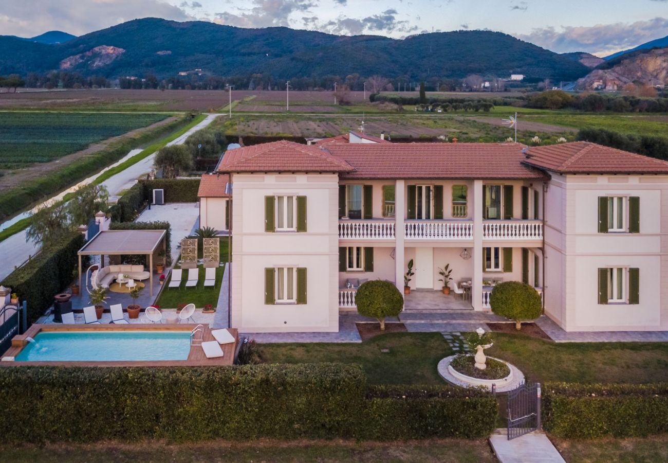 Villa en Vecchiano - Luxury Contemporary Villa with Private Pool 