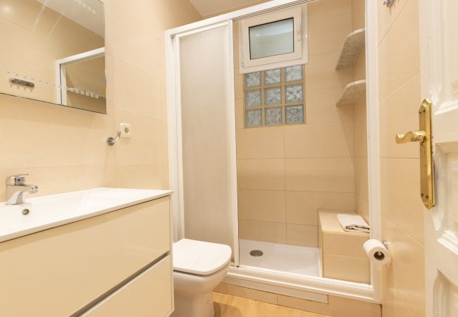 Appartement à Barcelona - CALABRIA, appartement spacieux, confortable ideal families ou groups très bien situé Eixample, Barcelone centre Appartement à Barcelona - CALABRIA, appartement spacieux, confortable ideal families ou groups très bien situé Eixample, Barcelone centre