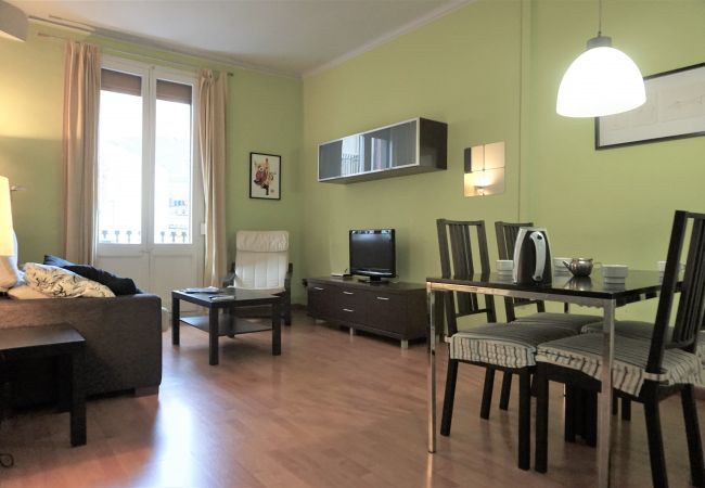 Appartement à Barcelona - PLAZA ESPAÑA & MONTJUÏC, joli appartement à louer par jours dans le centre de Barcelone Appartement à Barcelona - PLAZA ESPAÑA & MONTJUÏC, joli appartement à louer par jours dans le centre de Barcelone