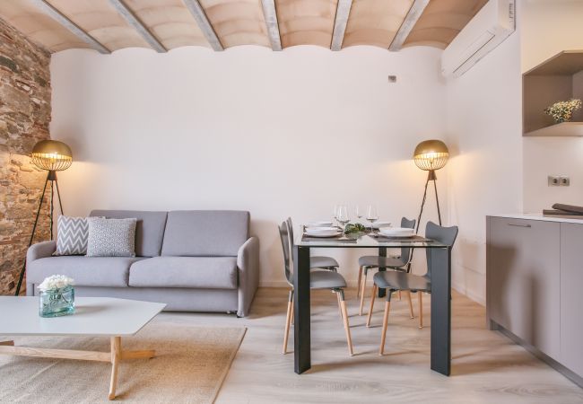  à Gerona / Girona - Flateli P.C  2. 1