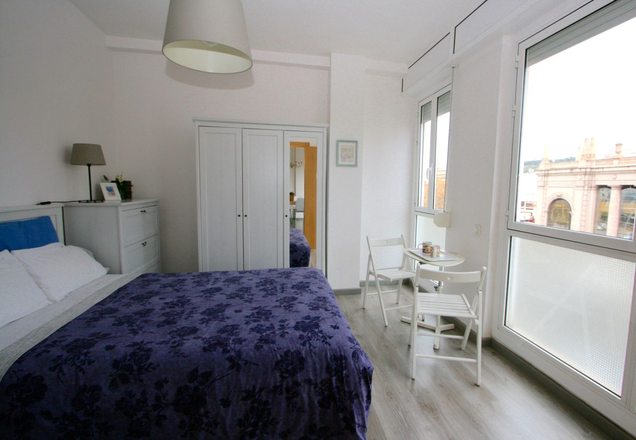 Appartement à Barcelone - PLAZA ESPAÑA DELUXE & FIRA, bel appartement lumineux, mignon, grand et ensoleillé à louer par jours à Barcelone, Plaza España. Appartement à Barcelone - PLAZA ESPAÑA DELUXE & FIRA, bel appartement lumineux, mignon, grand et ensoleillé à louer par jours à Barcelone, Plaza España.