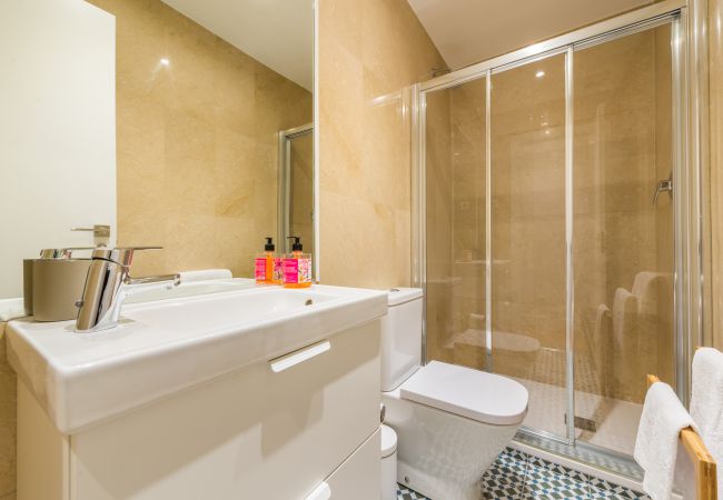 Appartement à Madrid -  BIG Apartment Downtown Madrid Malasaña M (MAL27) Appartement à Madrid -  BIG Apartment Downtown Madrid Malasaña M (MAL27)