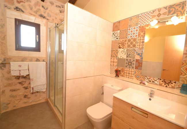 Gîte Rural à Santa Margalida - Es Rafal des Turó magnifique finca avec piscine privée, espace enfants, climatisation et terrasse Gîte Rural à Santa Margalida - Es Rafal des Turó magnifique finca avec piscine privée, espace enfants, climatisation et terrasse