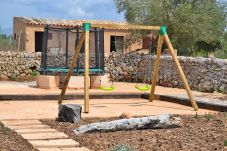 Gîte Rural à Llubi - Can Cortana 005 fantastique finca avec piscine privée, espace enfants, ping-pong et air conditionné