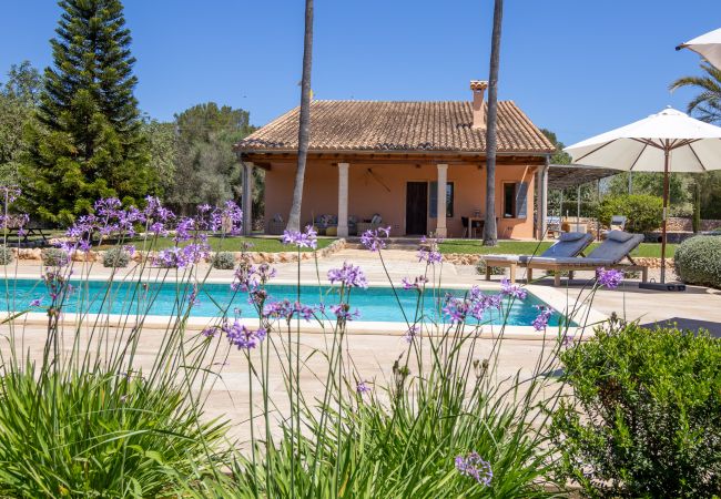 villa à Muro - Casa Nuria 019 fantastique finca avec piscine privée, terrasse, jardin et salle de billard