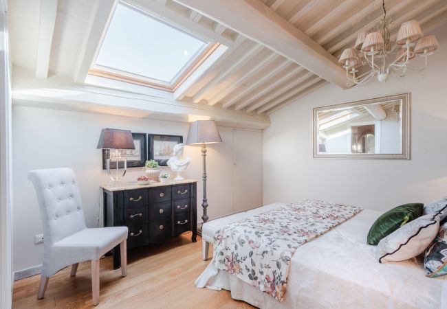 Appartement à Lucca - CASA LAURA UNWIND YOURSELF ON A LUXURY TERRACE IN LUCCA TOWN Appartement à Lucca - CASA LAURA UNWIND YOURSELF ON A LUXURY TERRACE IN LUCCA TOWN