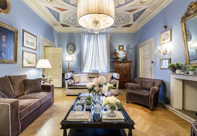  à Lucca - Elegant and Homey 4 Bedrooms Apartment, Air Conditioning within the Lucca Walls