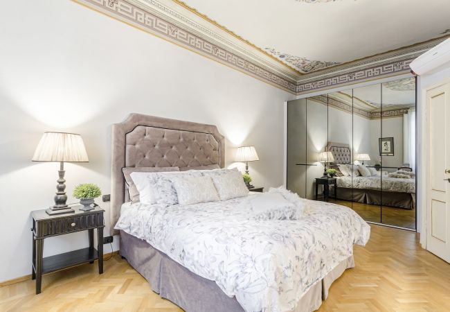 Appartement à Lucques - Elegant and Homey 4 Bedrooms Apartment, Air Conditioning within the Lucca Walls Appartement à Lucques - Elegant and Homey 4 Bedrooms Apartment, Air Conditioning within the Lucca Walls