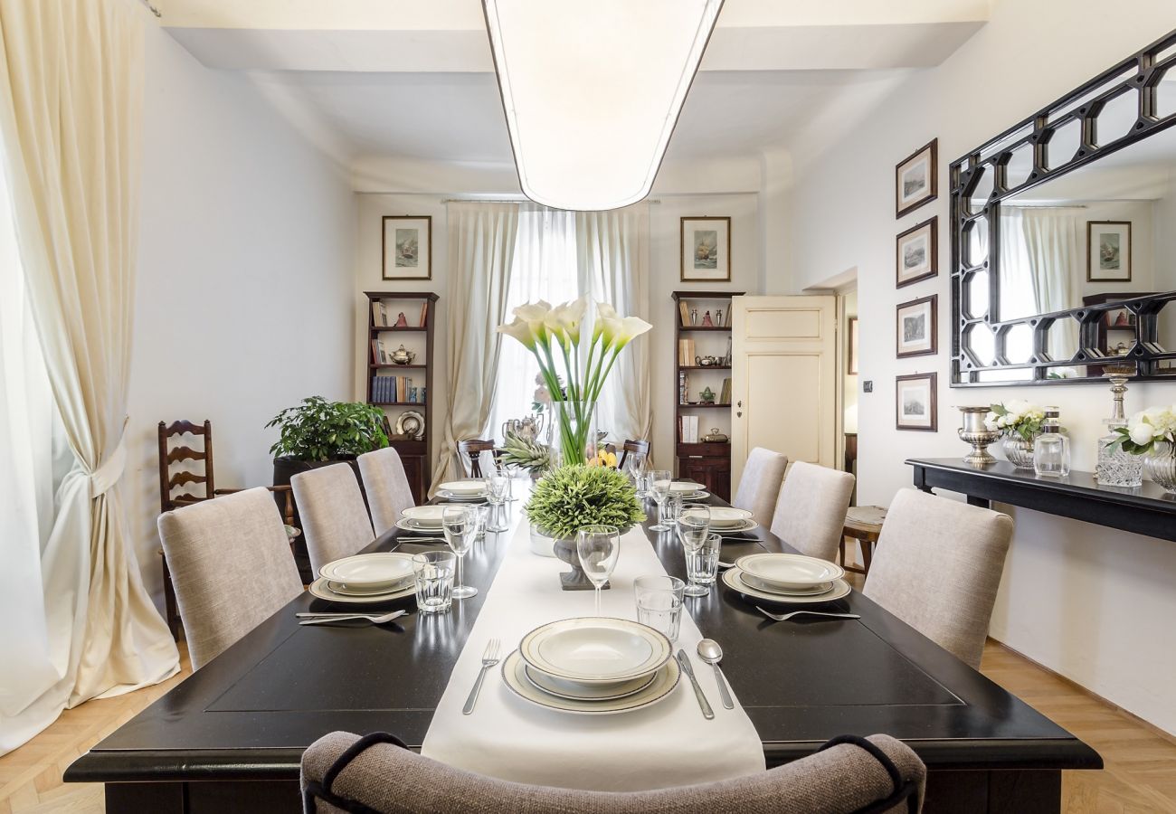 Appartement à Lucques - Elegant and Homey 4 Bedrooms Apartment, Air Conditioning within the Lucca Walls Appartement à Lucques - Elegant and Homey 4 Bedrooms Apartment, Air Conditioning within the Lucca Walls