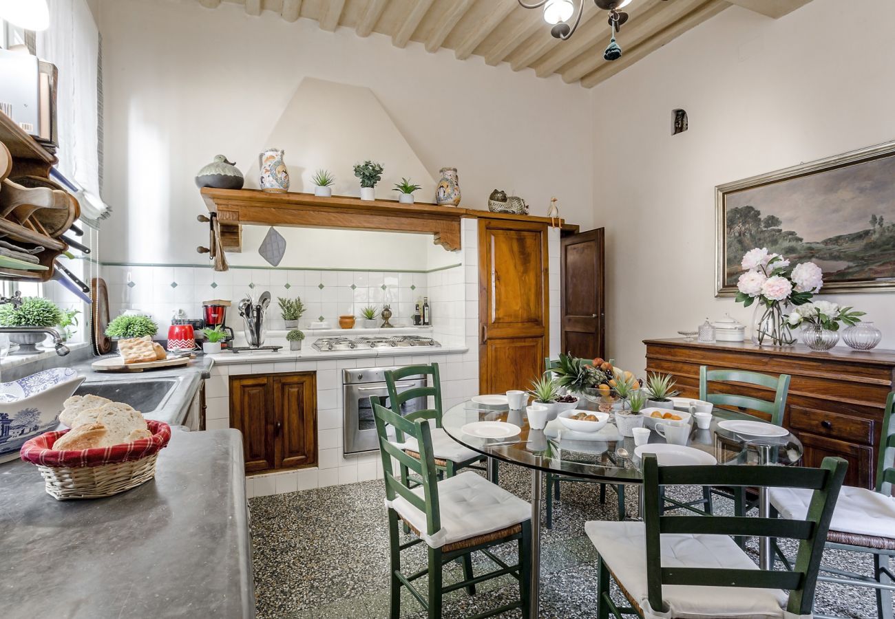 Appartement à Lucques - Elegant and Homey 4 Bedrooms Apartment, Air Conditioning within the Lucca Walls Appartement à Lucques - Elegant and Homey 4 Bedrooms Apartment, Air Conditioning within the Lucca Walls