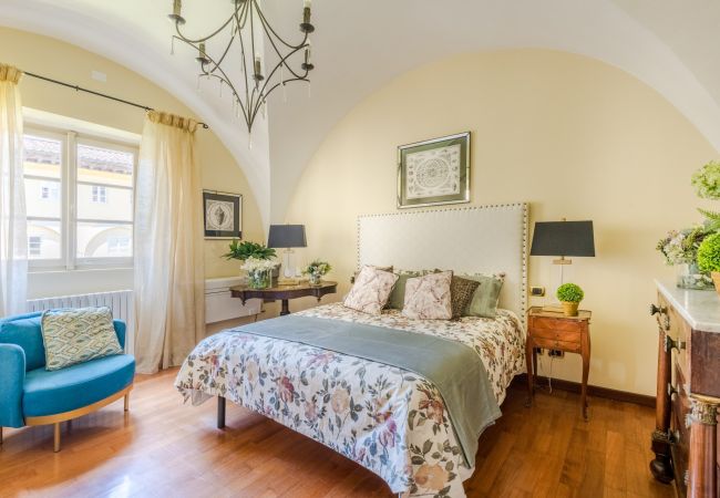 Appartement à Lucca -  LE VRAI LUXE EST INTANGIBLE! charmant appartement haut de gamme calme idéal pour se détendre! Appartement à Lucca -  LE VRAI LUXE EST INTANGIBLE! charmant appartement haut de gamme calme idéal pour se détendre!