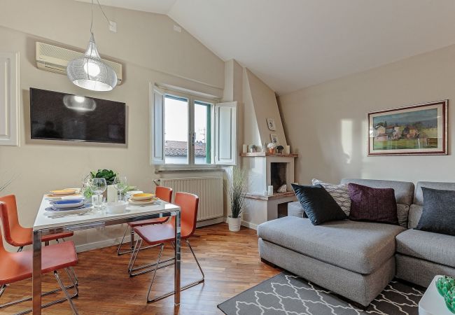 Appartement à Lucca - PENTHOUSE TERRASSE PANORAMIQUE à l'intérieur des murs de Lucques Appartement à Lucca - PENTHOUSE TERRASSE PANORAMIQUE à l'intérieur des murs de Lucques