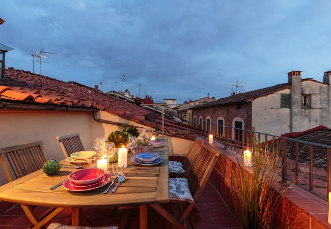 Appartement à Lucca - PENTHOUSE TERRASSE PANORAMIQUE à l'intérieur des murs de Lucques Appartement à Lucca - PENTHOUSE TERRASSE PANORAMIQUE à l'intérieur des murs de Lucques