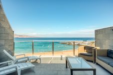 Maison à Las Palmas de Gran Canaria - Great terrace in front of the beach by CanariasGetaway