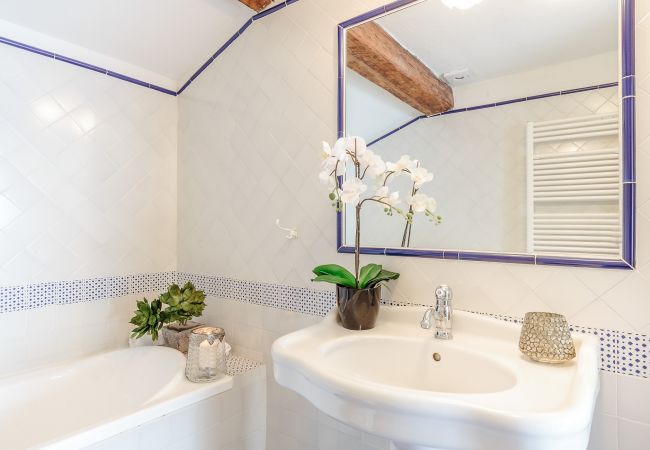 Appartement à Lucca - Spacious Home with Elevator along Via Guinigi inside the Lucca Walls Appartement à Lucca - Spacious Home with Elevator along Via Guinigi inside the Lucca Walls