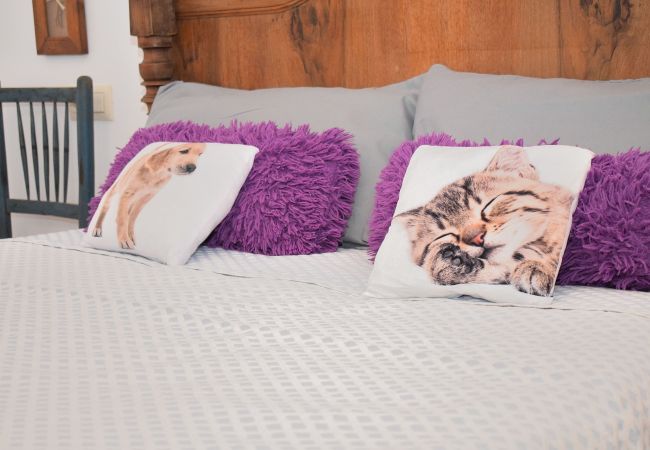 Maison à Muro - Maison de ville 015 avec piscine privée, jardin, terrasse, barbecue et WiFi Maison à Muro - Maison de ville 015 avec piscine privée, jardin, terrasse, barbecue et WiFi