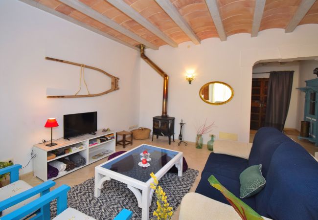 Maison à Muro - Maison de ville 015 avec piscine privée, jardin, terrasse, barbecue et WiFi Maison à Muro - Maison de ville 015 avec piscine privée, jardin, terrasse, barbecue et WiFi