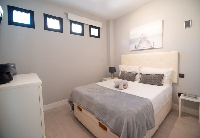 Appartement à Madrid - M (JMC 5) BERNABEU R. MADRID STADIUM APARTMENT 1 ROOM 2 PAX PARKING  - MADRID BUSINESS CENTER Appartement à Madrid - M (JMC 5) BERNABEU R. MADRID STADIUM APARTMENT 1 ROOM 2 PAX PARKING  - MADRID BUSINESS CENTER