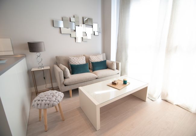 Appartement à Madrid - M (JMC 5) BERNABEU R. MADRID STADIUM APARTMENT 1 ROOM 2 PAX PARKING  - MADRID BUSINESS CENTER Appartement à Madrid - M (JMC 5) BERNABEU R. MADRID STADIUM APARTMENT 1 ROOM 2 PAX PARKING  - MADRID BUSINESS CENTER