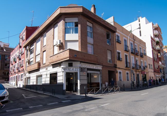 Appartement à Madrid - M (JMC 5) BERNABEU R. MADRID STADIUM APARTMENT 1 ROOM 2 PAX PARKING  - MADRID BUSINESS CENTER Appartement à Madrid - M (JMC 5) BERNABEU R. MADRID STADIUM APARTMENT 1 ROOM 2 PAX PARKING  - MADRID BUSINESS CENTER