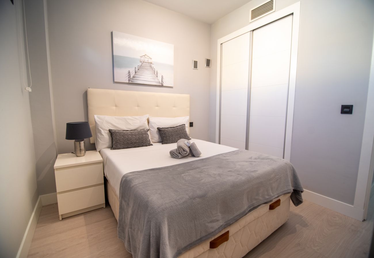 Appartement à Madrid - M (JMC 5) BERNABEU R. MADRID STADIUM APARTMENT 1 ROOM 2 PAX PARKING  - MADRID BUSINESS CENTER Appartement à Madrid - M (JMC 5) BERNABEU R. MADRID STADIUM APARTMENT 1 ROOM 2 PAX PARKING  - MADRID BUSINESS CENTER