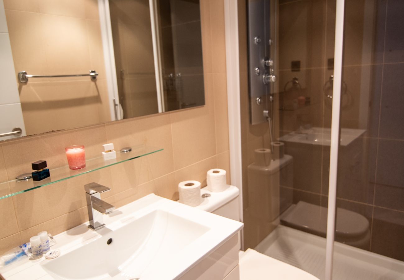 Appartement à Madrid - M (JMC 5) BERNABEU R. MADRID STADIUM APARTMENT 1 ROOM 2 PAX PARKING  - MADRID BUSINESS CENTER Appartement à Madrid - M (JMC 5) BERNABEU R. MADRID STADIUM APARTMENT 1 ROOM 2 PAX PARKING  - MADRID BUSINESS CENTER