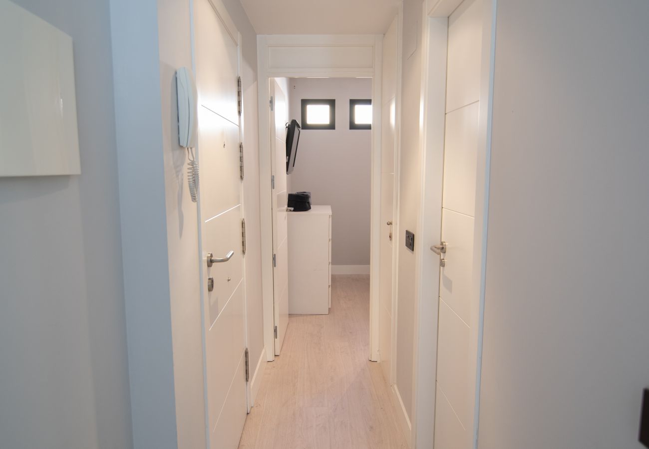 Appartement à Madrid - M (JMC 5) BERNABEU R. MADRID STADIUM APARTMENT 1 ROOM 2 PAX PARKING  - MADRID BUSINESS CENTER Appartement à Madrid - M (JMC 5) BERNABEU R. MADRID STADIUM APARTMENT 1 ROOM 2 PAX PARKING  - MADRID BUSINESS CENTER