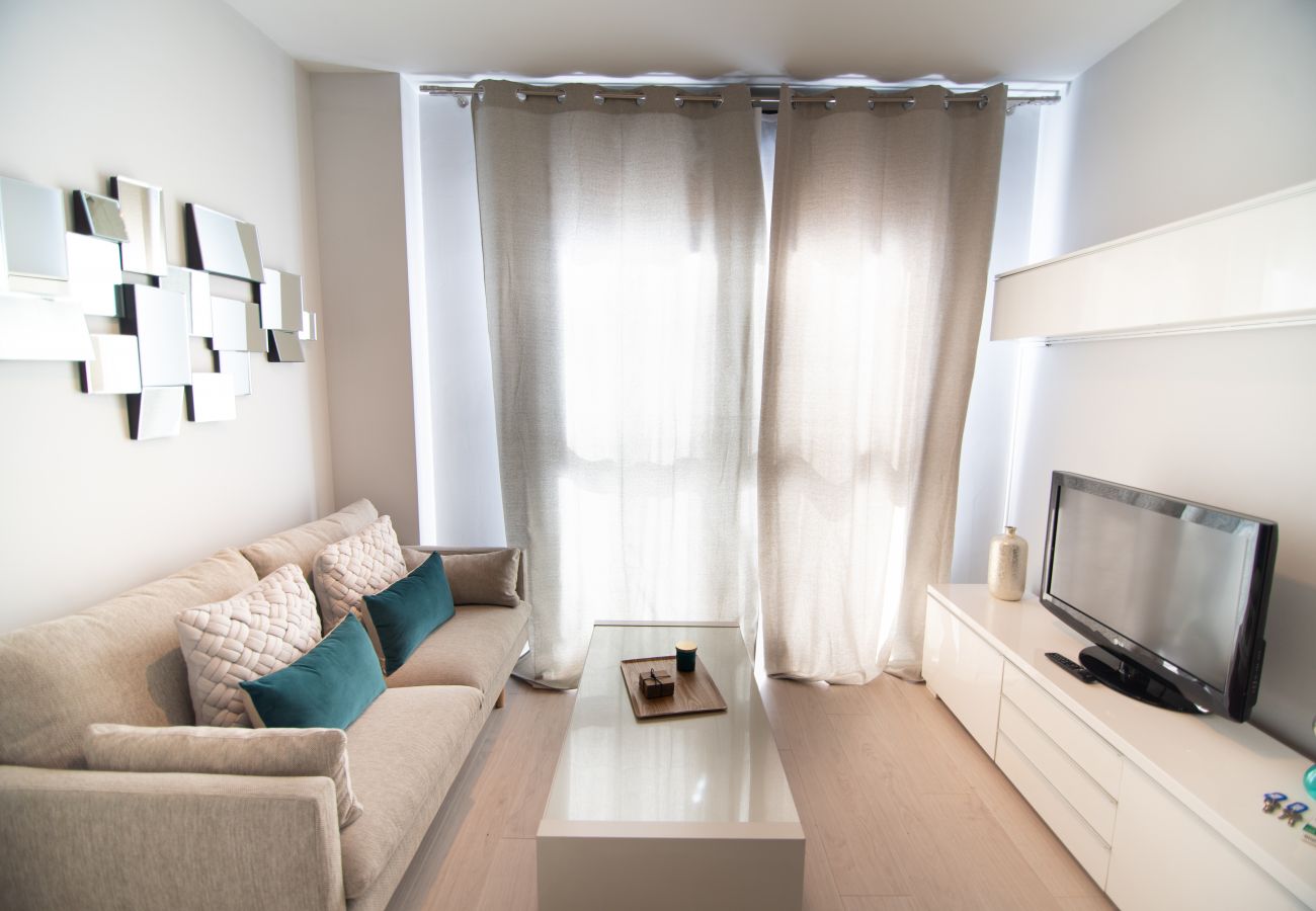 Appartement à Madrid - M (JMC 5) BERNABEU R. MADRID STADIUM APARTMENT 1 ROOM 2 PAX PARKING  - MADRID BUSINESS CENTER Appartement à Madrid - M (JMC 5) BERNABEU R. MADRID STADIUM APARTMENT 1 ROOM 2 PAX PARKING  - MADRID BUSINESS CENTER